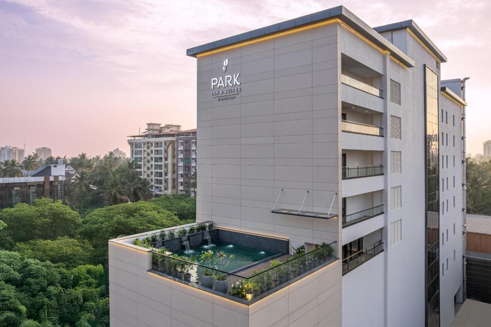 Park Inn & Suites By Radisson Thrissur East Fort Extérieur photo