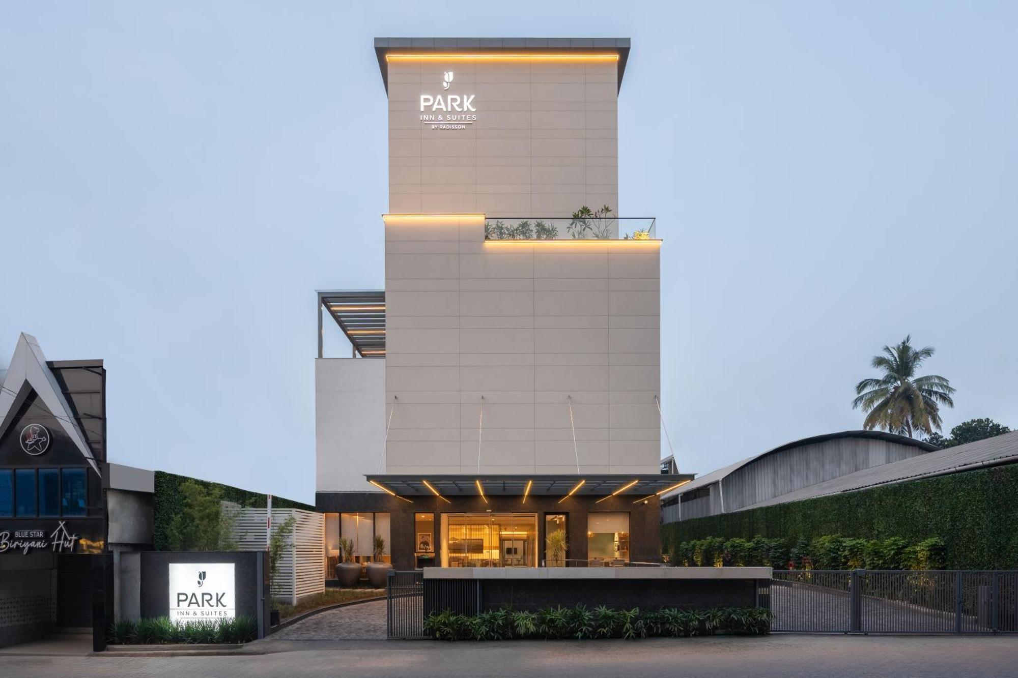 Park Inn & Suites By Radisson Thrissur East Fort Extérieur photo