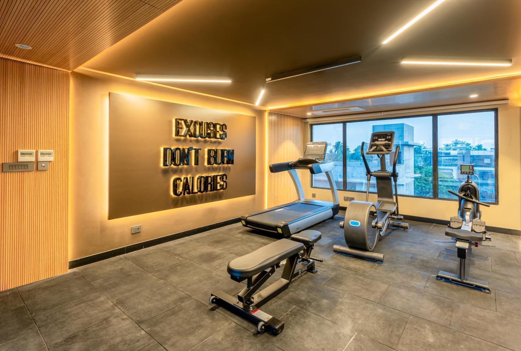 Park Inn & Suites By Radisson Thrissur East Fort Extérieur photo