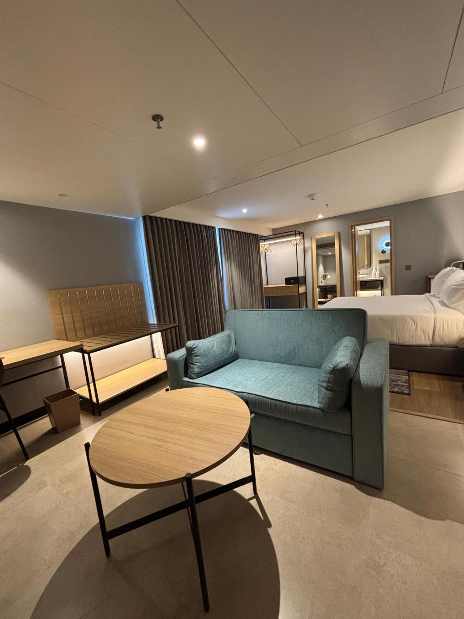 Park Inn & Suites By Radisson Thrissur East Fort Extérieur photo