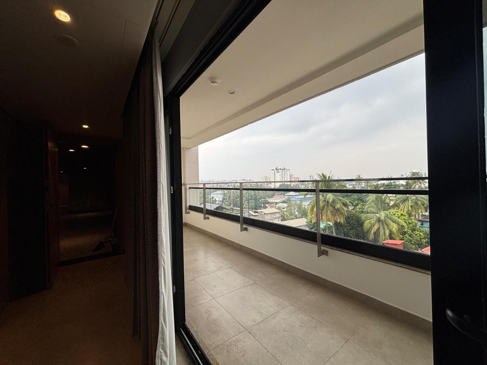 Park Inn & Suites By Radisson Thrissur East Fort Extérieur photo