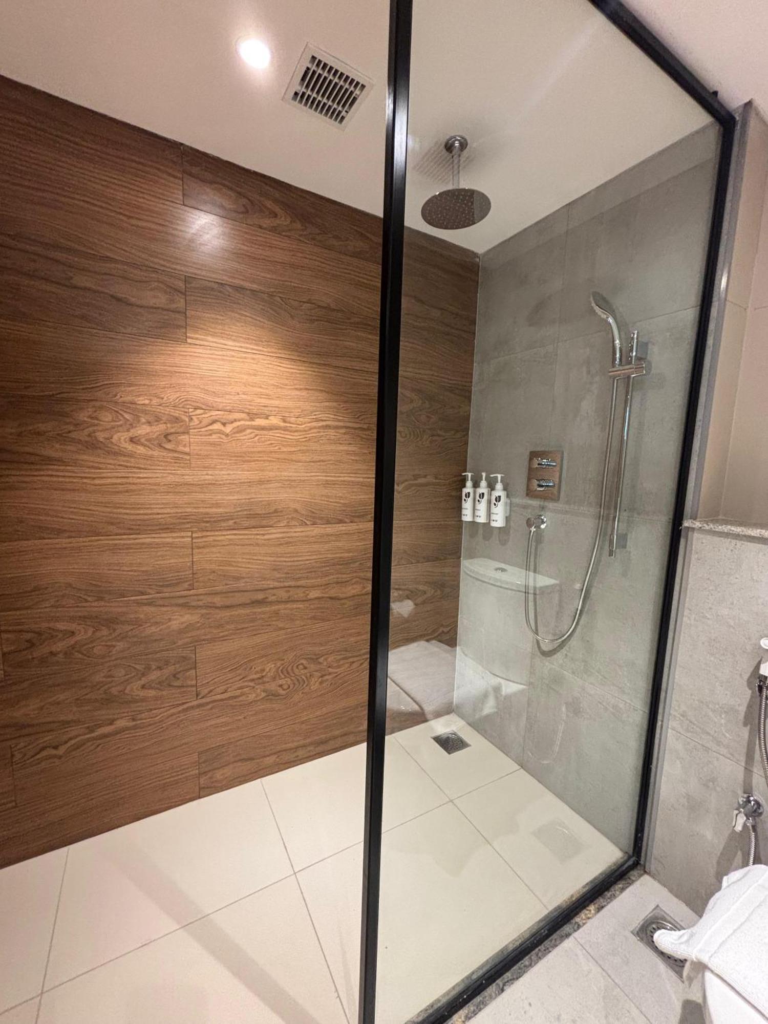 Park Inn & Suites By Radisson Thrissur East Fort Extérieur photo